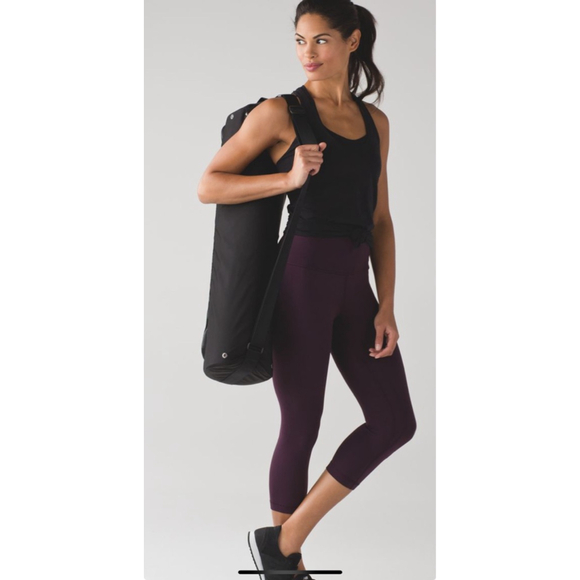 Women's Lululemon Align Crop Capris Size 4 Cherry Black - Picture 7 of 9